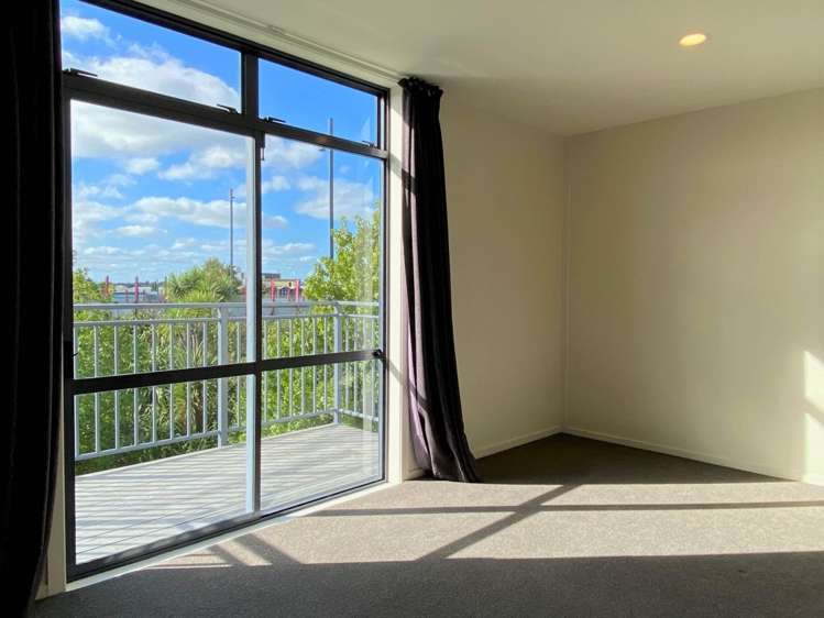 13/6 Ambrico Place New Lynn_8