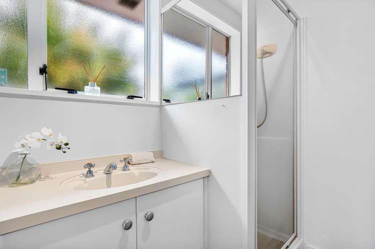 2/118 Aorangi Road Bryndwr_9