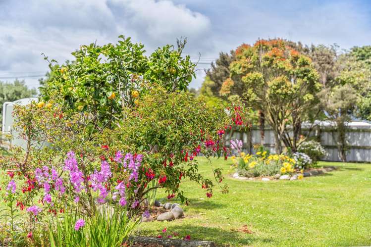 22 Kiharoa Street Otaki Beach_12
