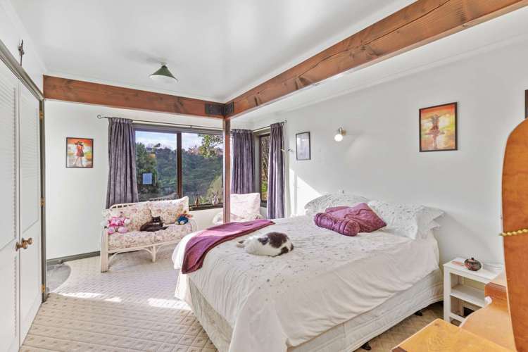 22 Shakespeare Road Bastia Hill_13