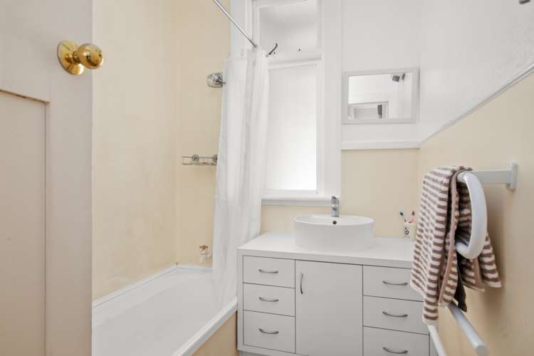 30 Branxholm Street Roxburgh_15