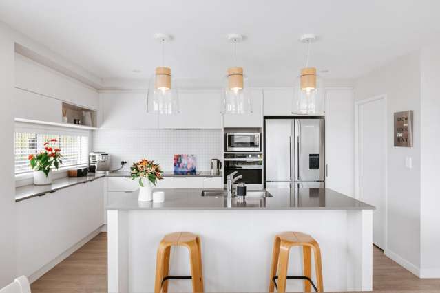 74 Whakaturou Crescent Pyes Pa_4