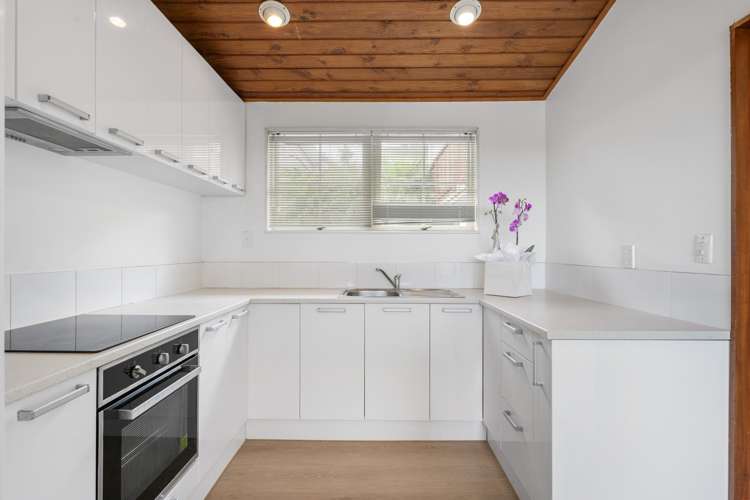 2/235 Sunset Road Sunnynook_6