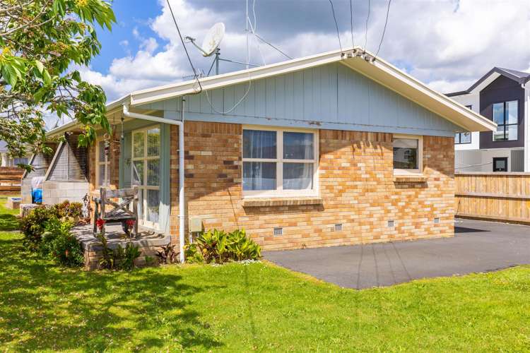 69 May Street Hamilton East_23