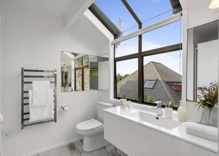 2/1 Totara Grove Hillcrest_23