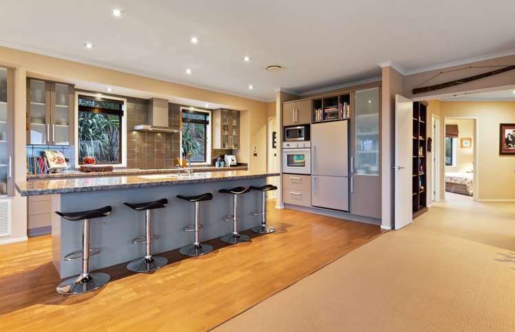 664a Ridge Road Riverhead_9