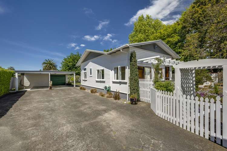 1209 Caroline Road Mayfair_16