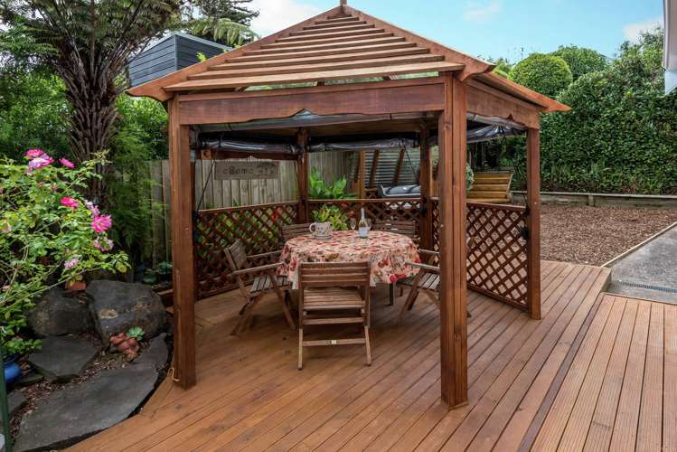 76a Beach Road Mellons Bay_16