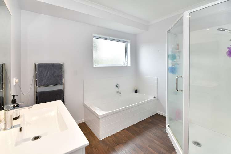 18 Aitkenhead Court Parakai_11