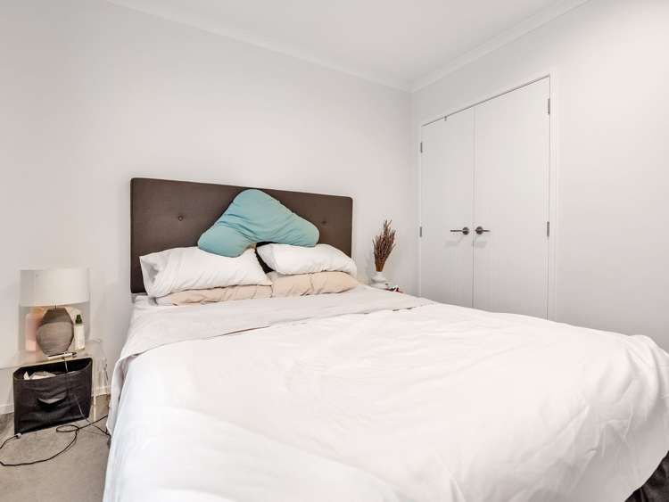 2/5 Jones Crescent Melville_10