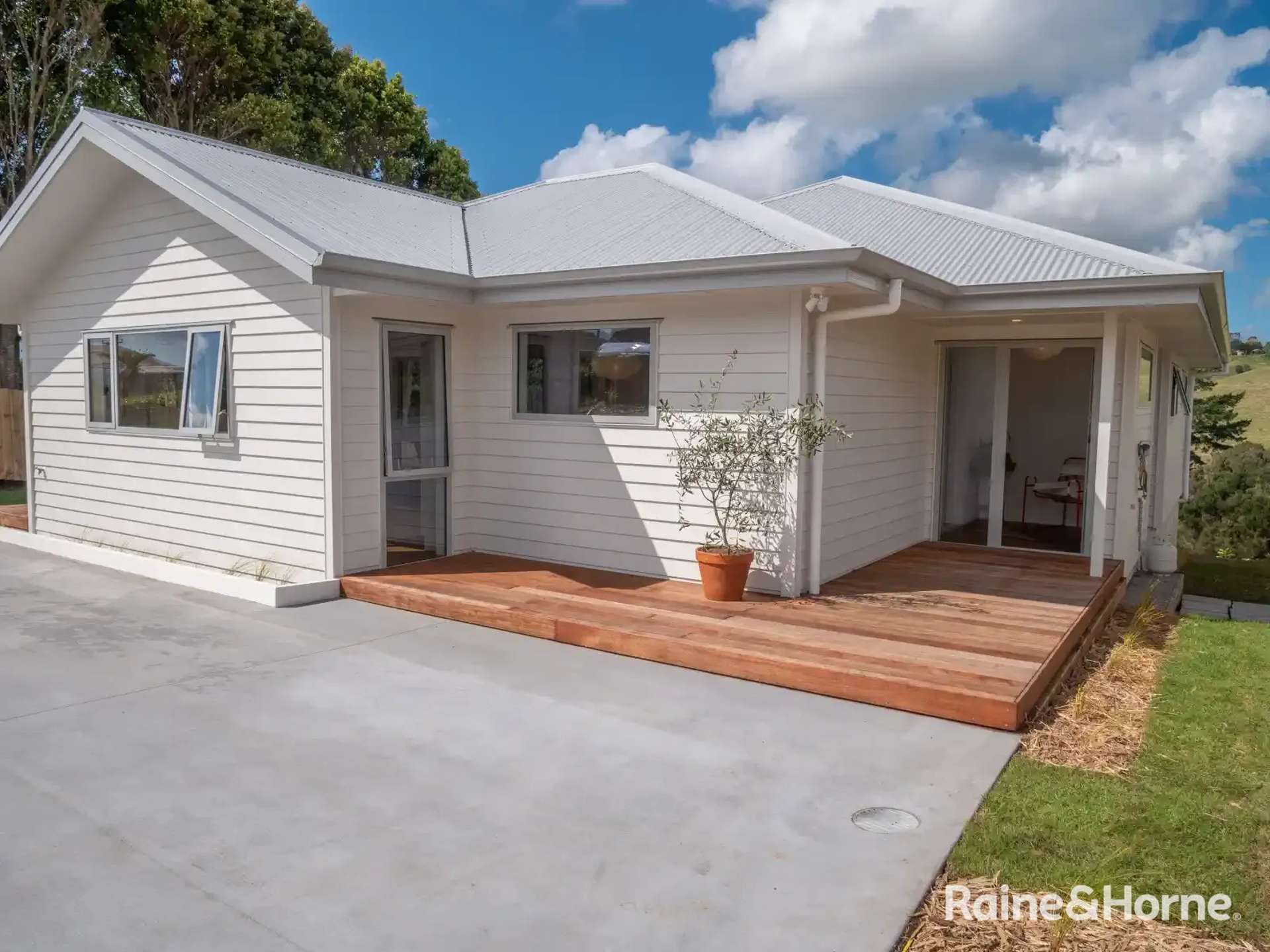 Address withheld Coopers Beach_0