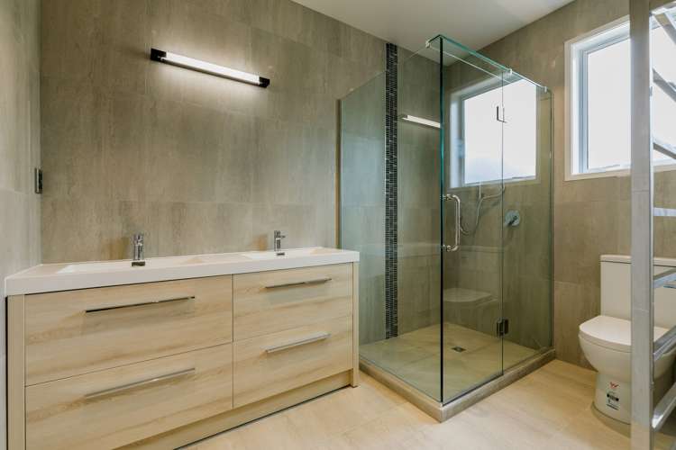 4 Byron Drury Way Riverhead_14