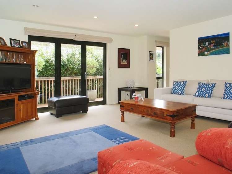 5 Tararua Close Aotea_10