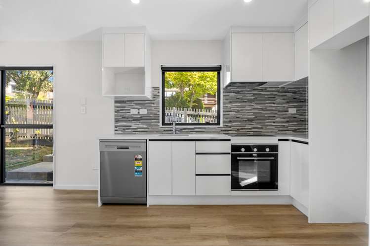 16A Jade Avenue Pakuranga Heights_2