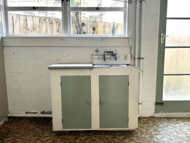 41 Rimutaka Place Titirangi_14