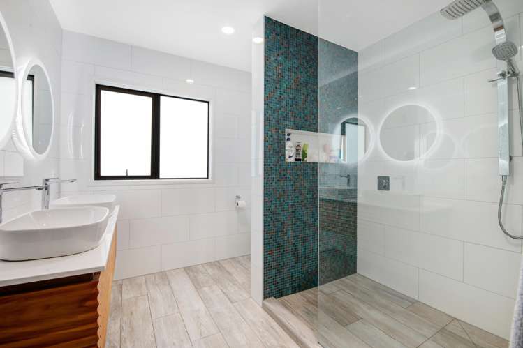 43 Langton Road Stanmore Bay_12