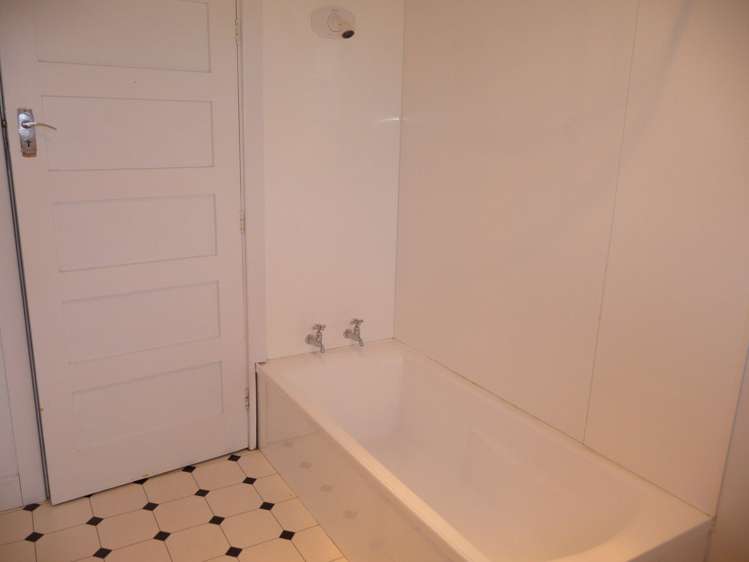 16 Walshs Road Allenton_5