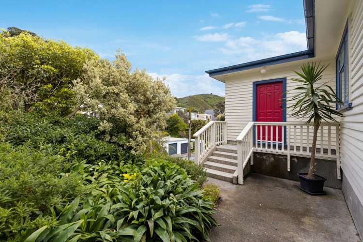 19 Robertson Street Owhiro Bay_20