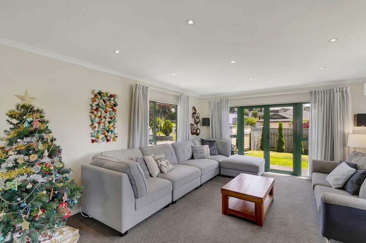 71 Te Puia Drive Aotea_5