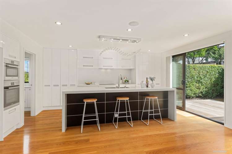 2/11A Parr Terrace Castor Bay_14