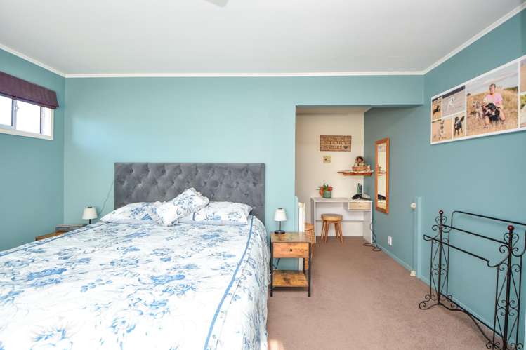 374 High Street South Carterton_14