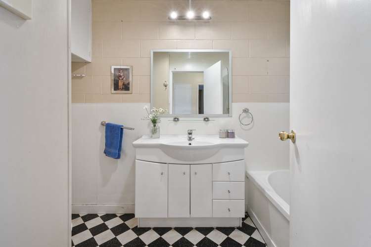 14 Westmere Place Takaro_7