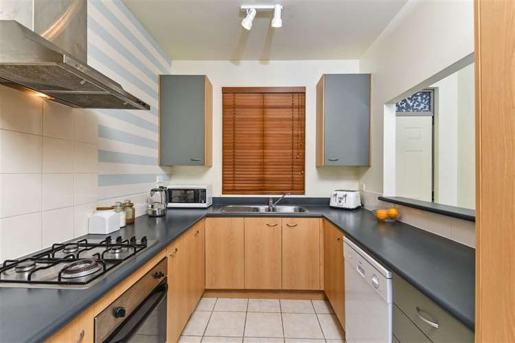 2/36 Fields Parade Oteha_3