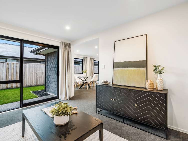 160 Faringdon Boulevard Rolleston_13