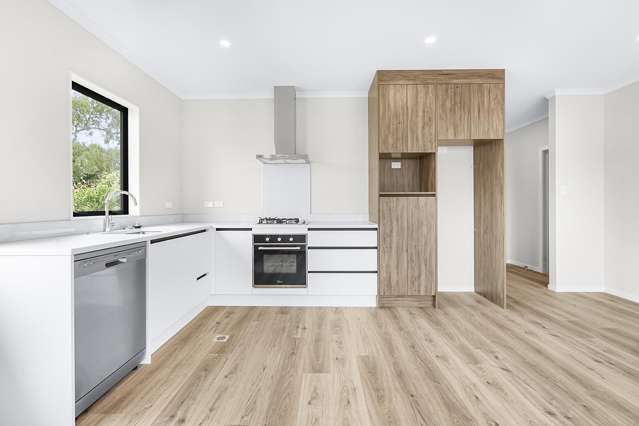 2/10 Michael Avenue Dinsdale_1