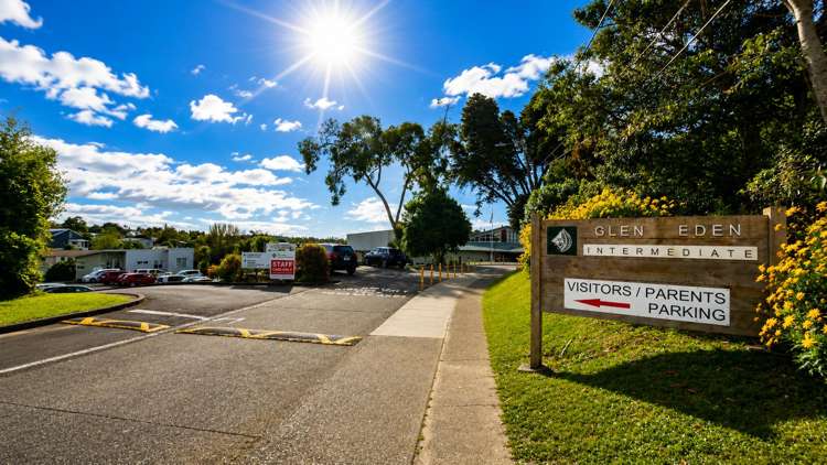 21 & 23 Atkinson Road Titirangi_14