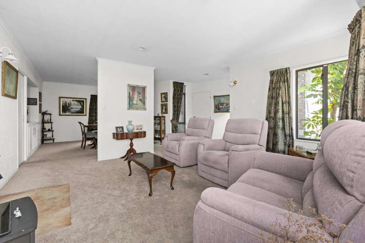 8 Bishops Close Greenmeadows_5