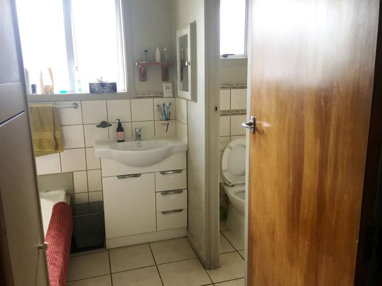 1/56 Royal View Road Te Atatu South_9