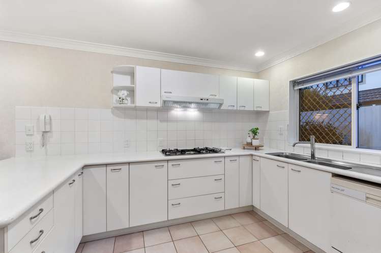 30a Queen Mary Avenue Epsom_8