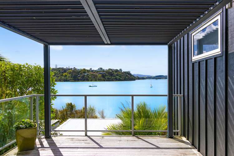 1184 Sandspit Road Sandspit_15