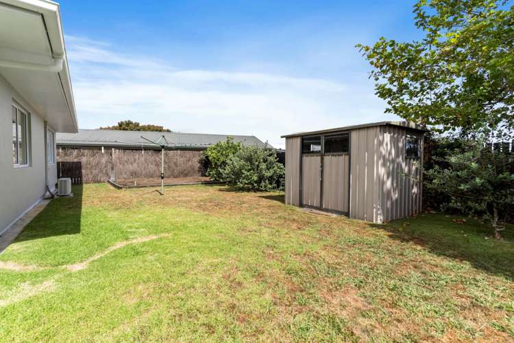 17 Evanda Crescent Conifer Grove_21