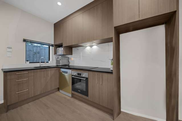 5/53 Archibald Road Kelston_3