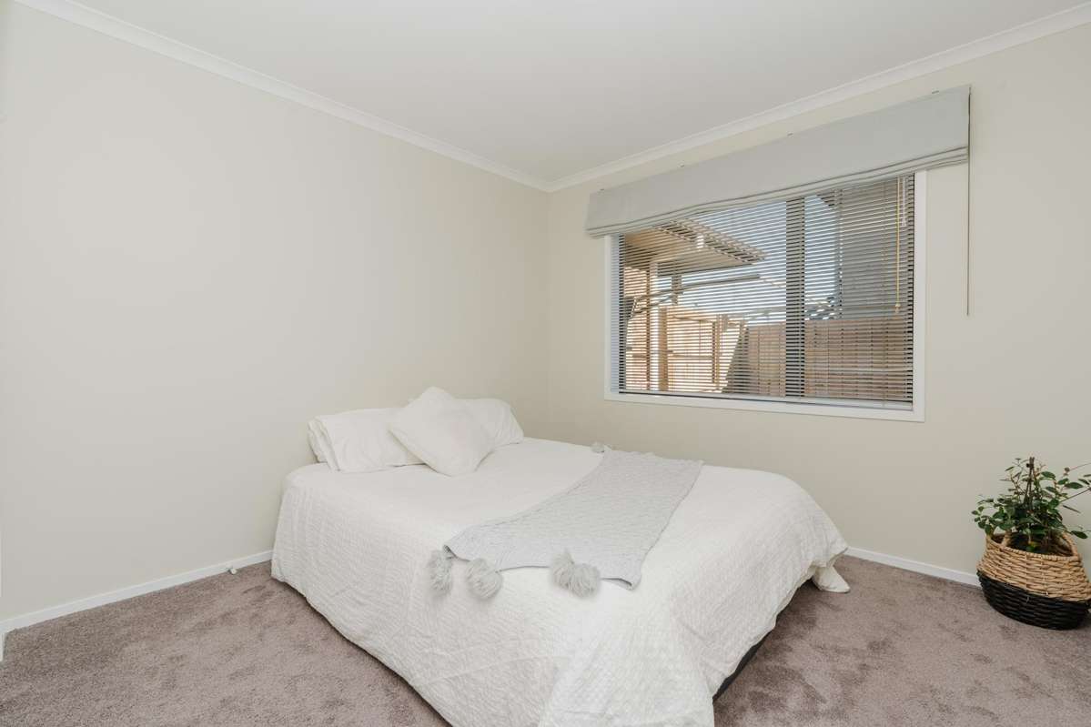 2/240 Old Farm Road_2