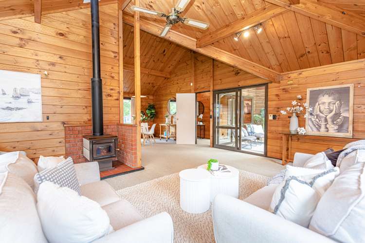 155 Willow Park Drive Opaki_3