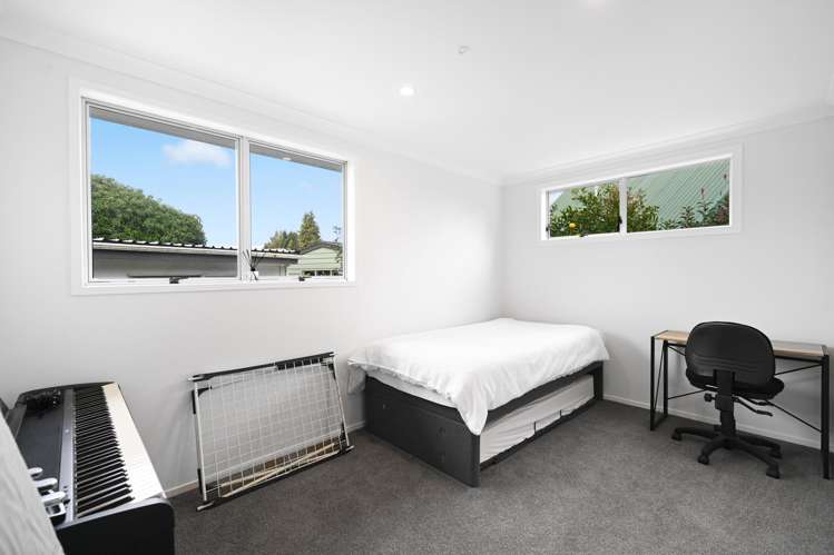 15 Lansdowne Crescent Glenview_12