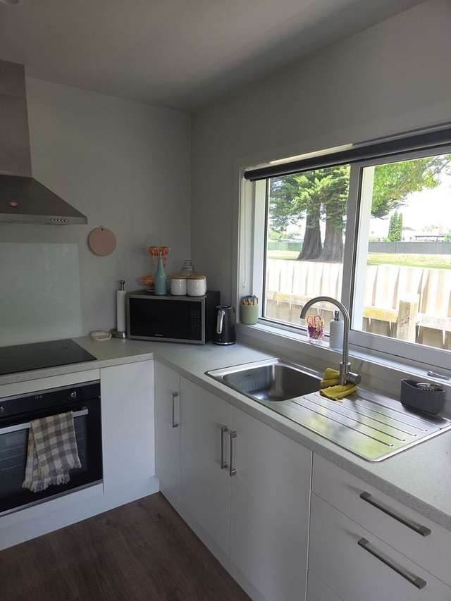 Modern 3BR Home in Onekawa!