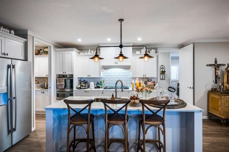 7 Aspiring Drive Poraiti_5