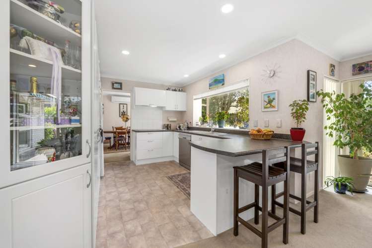 6 Bampton Rise Northpark_14