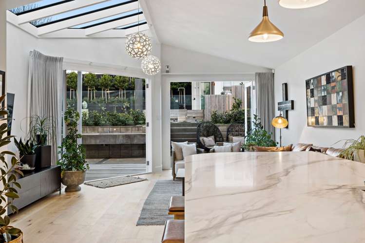 26 Glen Atkinson Street_5