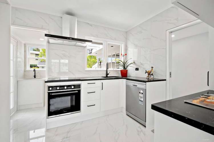 1/11 Tonkin Drive Sunnynook_4