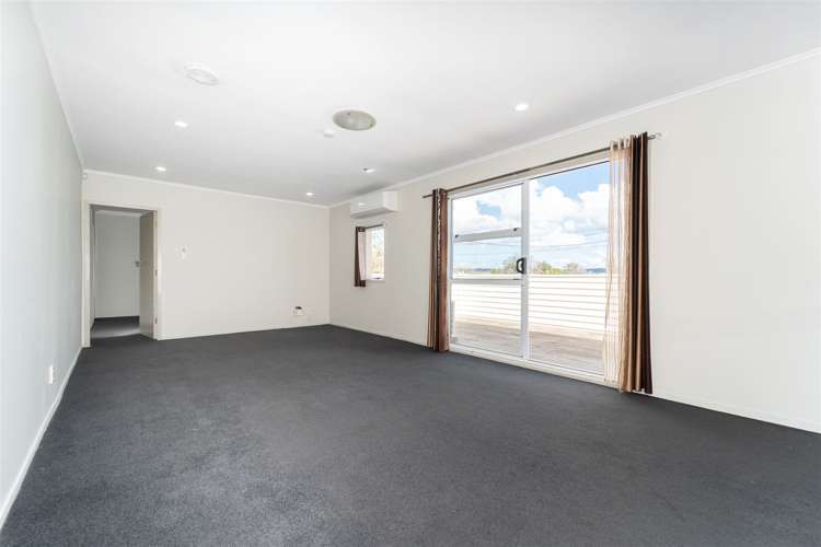 10a Castaing Crescent Te Atatu South_10