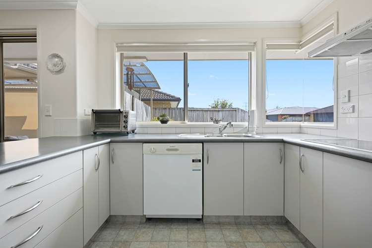 6 Saint Johns Avenue Hamilton East_5