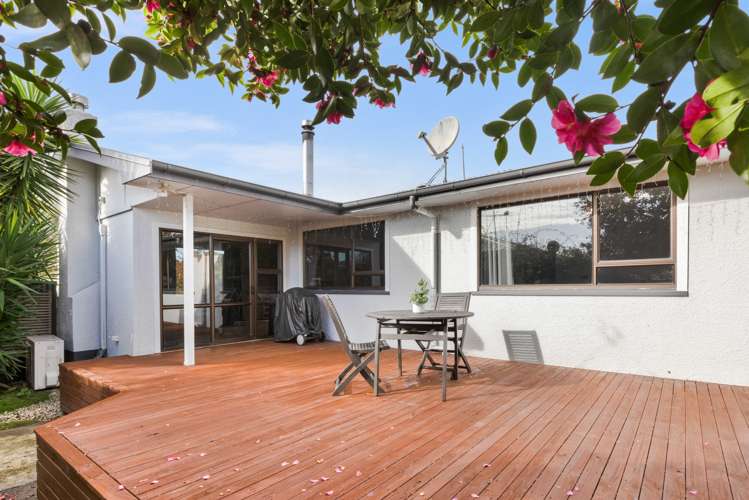 8 Elizabeth Place Clive_13