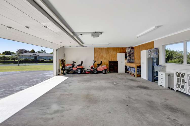 1 Elizabeth Grove Stratford_33