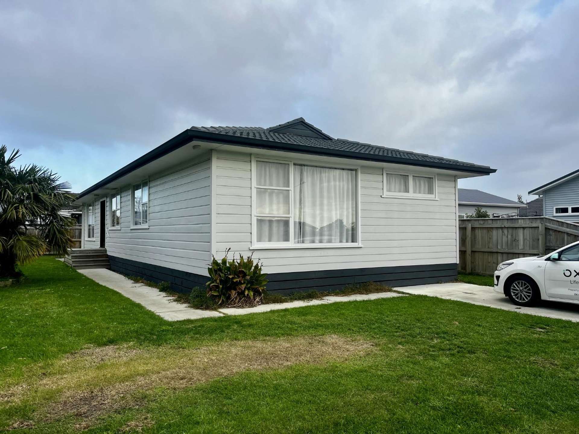 1111B Willowpark Road North 10490_0