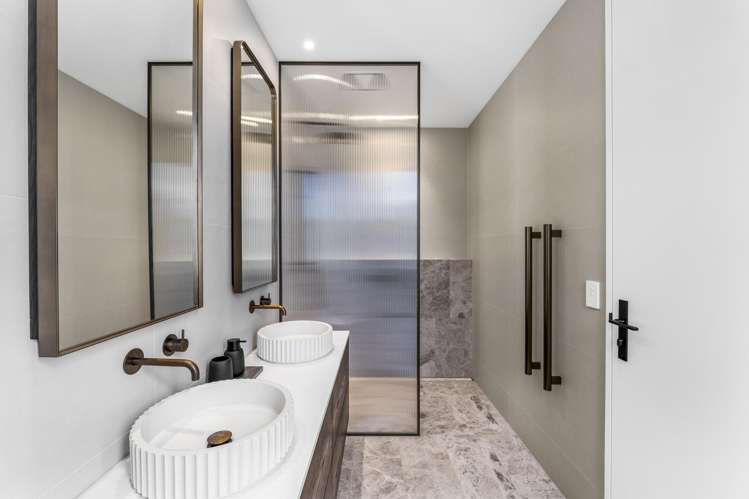 8 Hukanui Crescent Ponsonby_17